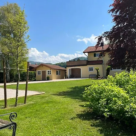 Am Bach Villa *